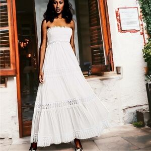 Elegant Lacey Strapless Maxi Dress